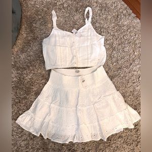 American eagle white cotton/Lace matching outfit, bottoms, extra-large top large